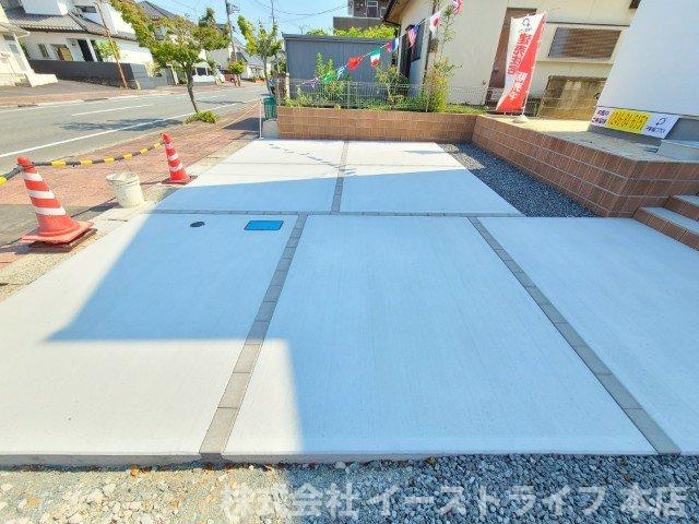 【新築戸建】　いわき市平上荒川第4　長期優良住宅の駐車場|同社施工写真　カースペースです。