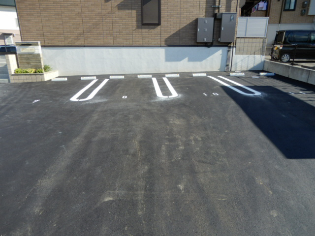 アルレーヌ恵比須の駐車場