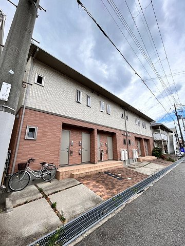 コーポラス若草EASTの外観