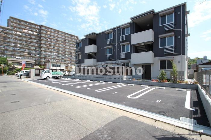 D-roomグランクリュ姪浜の駐車場