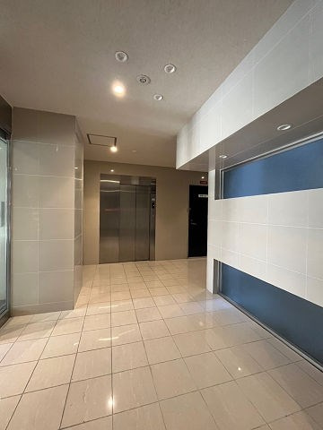 ELLE難波WESTのロビー