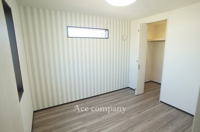 【子供部屋】 | 八尾市曙町2丁目 | 【3階：洋室5.3帖】クローゼット完備です♪