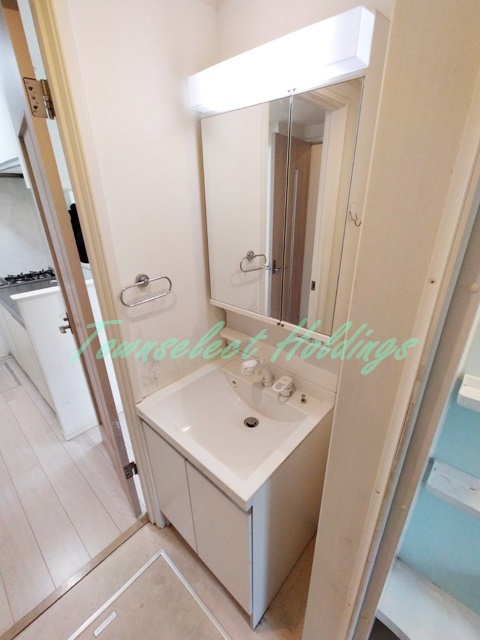 茅ヶ崎市中島のアパートの洗面所