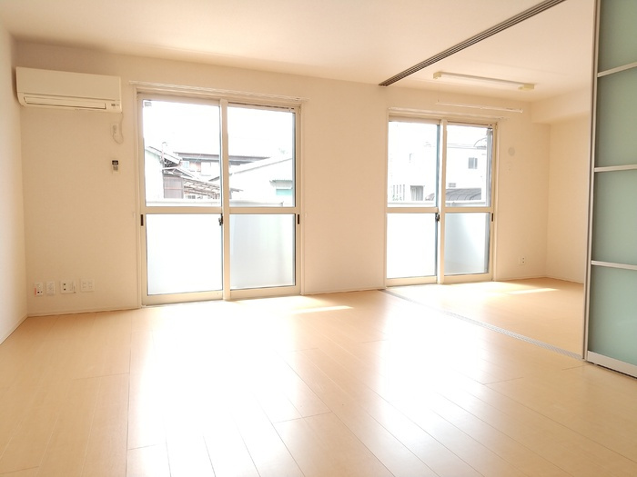 パストラル　Ｂ棟　　刈谷市近郊の賃貸はクラスホーム刈谷店の居間・リビング