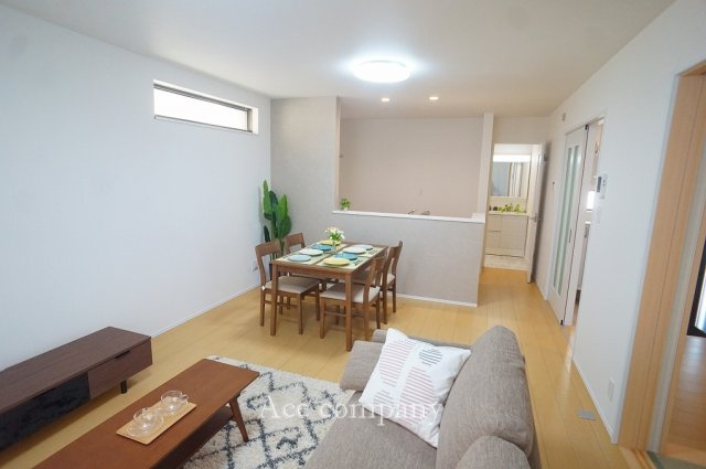 【居間・リビング】 | 八尾市長池町2丁目　【C号棟/全5棟】 | 【LDK：約15帖】