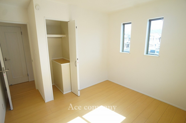 【子供部屋】 | 八尾市長池町2丁目　【C号棟/全5棟】 | 【2階：洋室5.75帖】収納あります♪