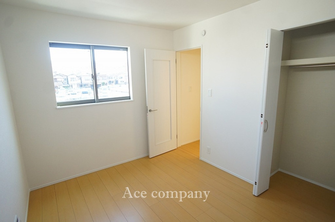 【子供部屋】 | 八尾市長池町2丁目　【C号棟/全5棟】 | 【2階：洋室5.25帖】クローゼット完備です♪