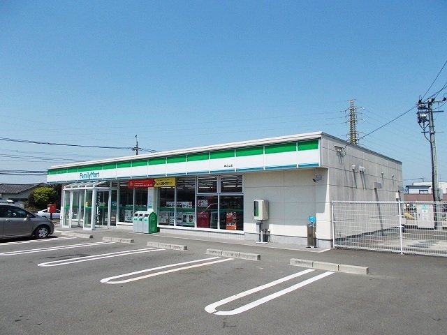 ホワイト・ベルの周辺|ファミリーマート神之山店まで650m