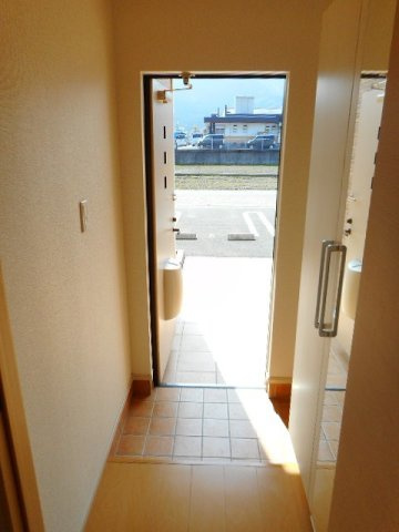 アバンダント・ライフ　Ａの玄関|毎日通る玄関はこちらです