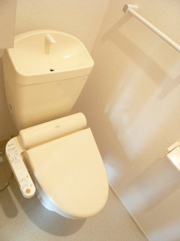 アバンダント・ライフ　Ａのトイレ|清潔感のあるトイレです
