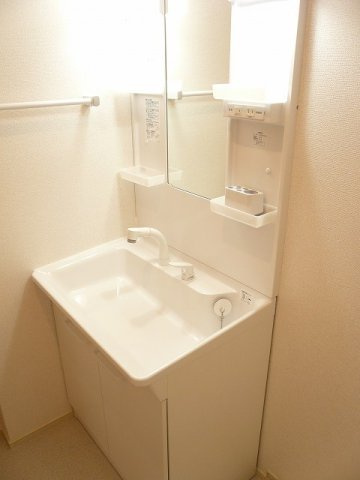 アバンダント・ライフ　Ａの洗面所|脱衣スペースもあります