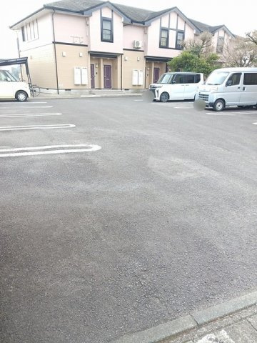 リオ・ラド・パティオ　Ａの駐車場|駐車場に車を止められます