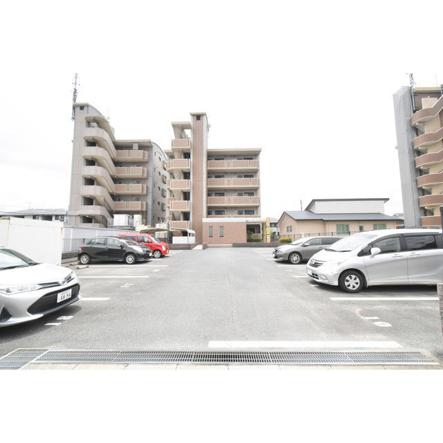 ソフィアガーデン小森野の駐車場|駐車場に車を止められます