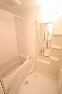 ヴィラ　ルミエ－ルＡの浴室|落ち着いた空間のお風呂です