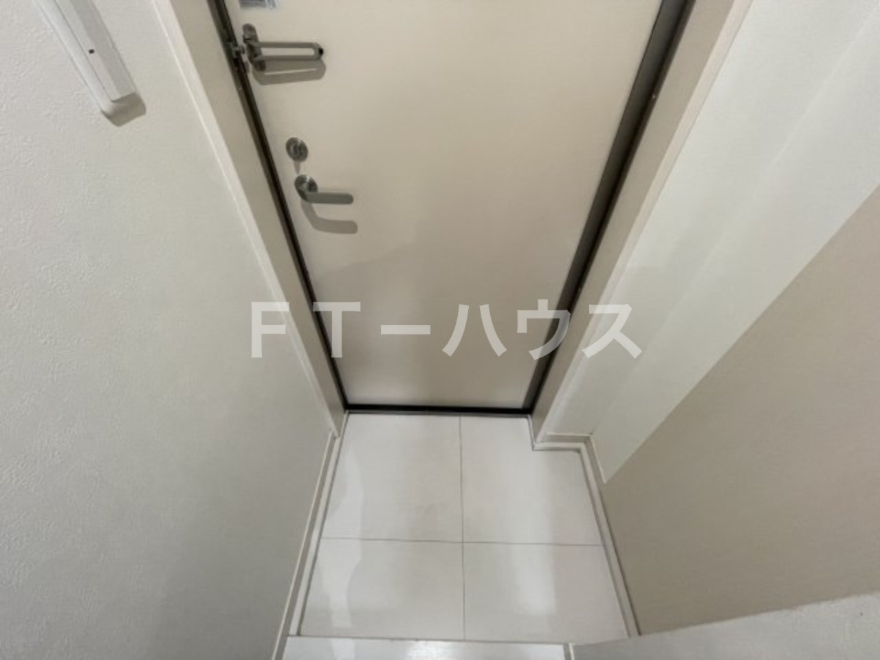 ブラインドサイド幕張の玄関