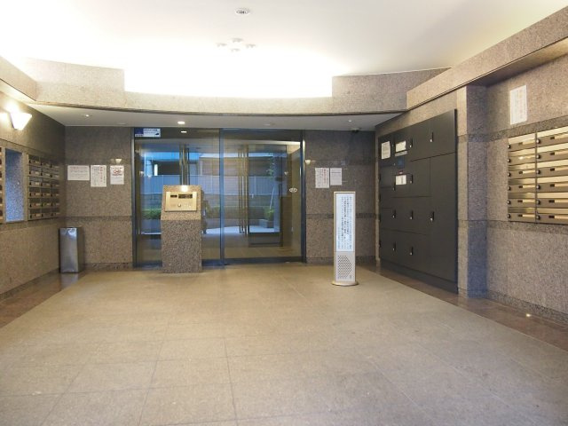 ルーブル北新宿(ルーブルキタシンジュク)のエントランス|エントランス