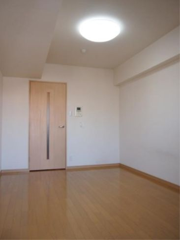 ルーブル北新宿(ルーブルキタシンジュク)の寝室|お掃除がしやすいフローリングのお部屋☆(同一仕様写真)