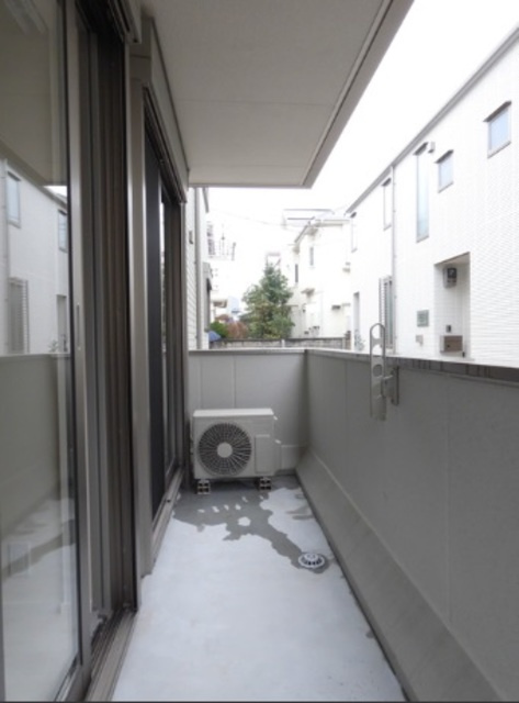 Ｍａｉｌｌｏｔ　Ｂｌａｎｃ　Ｋｕｎｉｔａｃｈｉ　Ｎ．のバルコニー