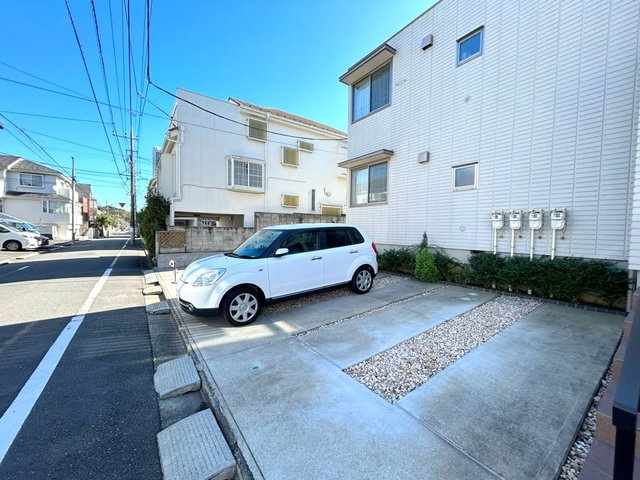 Ｍａｉｌｌｏｔ　Ｂｌａｎｃ　Ｋｕｎｉｔａｃｈｉ　Ｎ．の駐車場