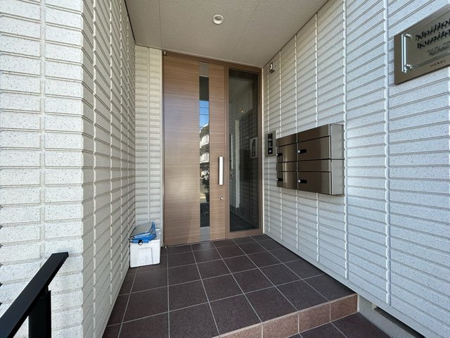 Ｍａｉｌｌｏｔ　Ｂｌａｎｃ　Ｋｕｎｉｔａｃｈｉ　Ｎ．のエントランス