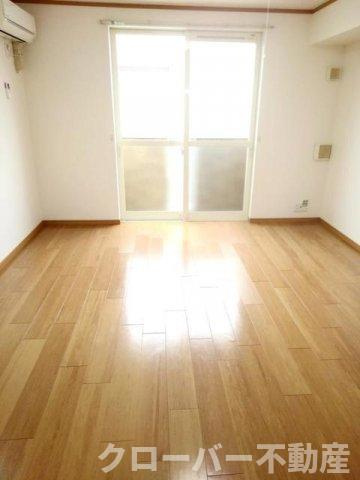 サニーレジデンスＡの居間・リビング