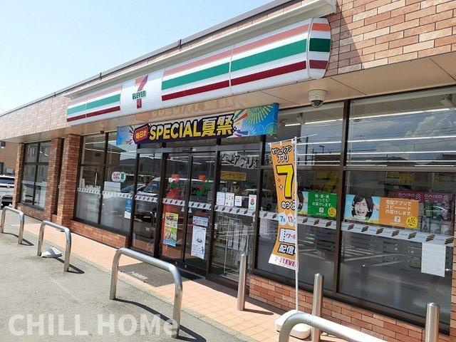 ストームキャットの周辺|セブンイレブン下中居町店まで950m
当社、チルホームのHPもご覧ください(^^)/物件情報多数♪