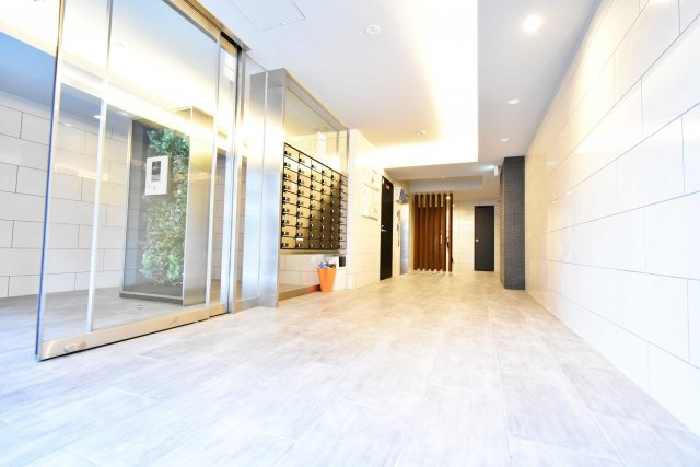 J-Lapis NAMBAのロビー