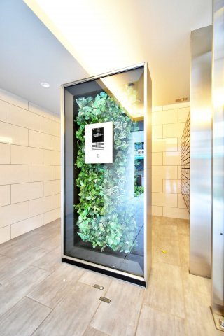 J-Lapis NAMBAのエントランス