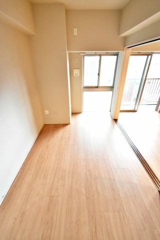 J-Lapis NAMBAの洋室