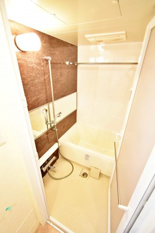 J-Lapis NAMBAの浴室