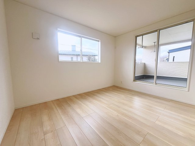 想定年間賃料126万　想定利回り6.33％　木造の洋室