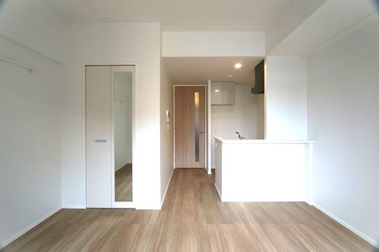 新品家具付きマンション住吉30(KaGood福岡)の居間・リビング