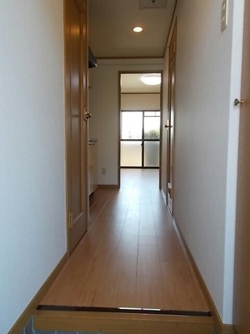 熊本市中央区黒髪６丁目の賃貸マンションの玄関|明るい玄関です