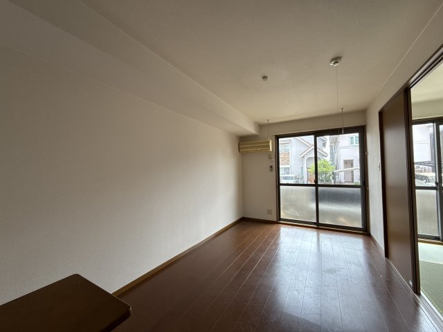 キャメロット飾磨　Bの居間・リビング