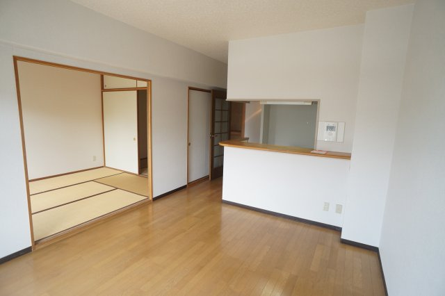 メゾン白光ヶ丘（ビャッコウガオカ）の居間・リビング