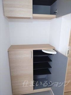 中島レジデンス　Ｂの玄関|シューズボックス