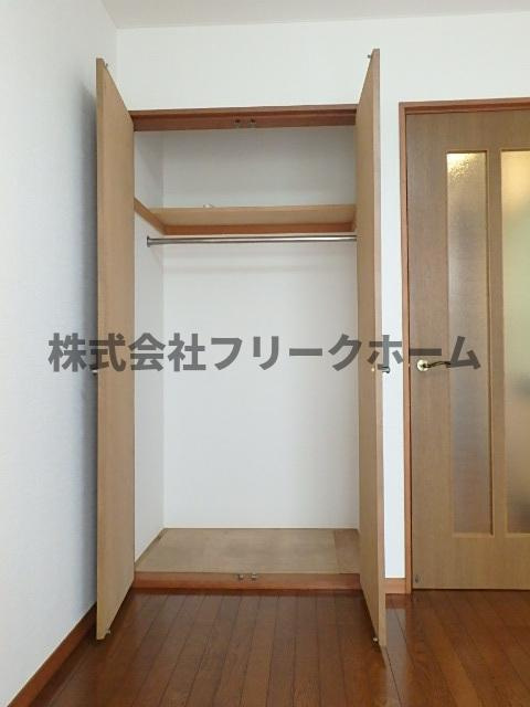 三鷹市井の頭２丁目のアパートの収納