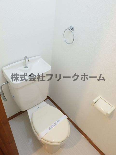 三鷹市井の頭２丁目のアパートのトイレ