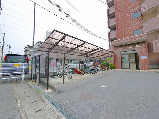 グラン・シャリオ二階堂のその他共用部分|自転車置き場です