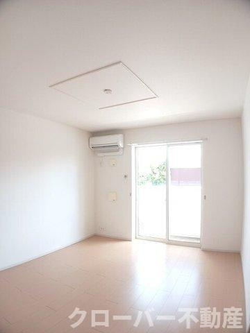 メゾンド・セルド・サンティエⅠの居間・リビング