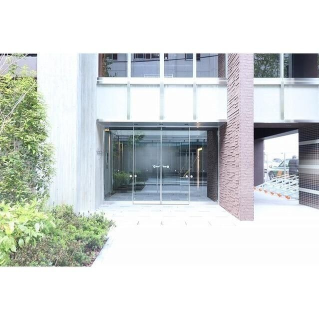 ＯＲＭＥ　ＣＯＵＲＴ　ＮＩＰＰＯＲＩ　ＥＡＳＴのエントランス