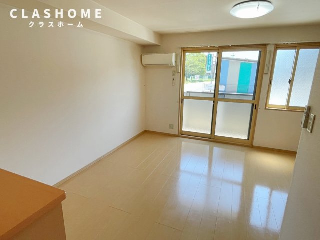 リビングタウン森岡　Ａ　　　刈谷市近郊の賃貸はクラスホームの居間・リビング|同物件の別部屋になります。