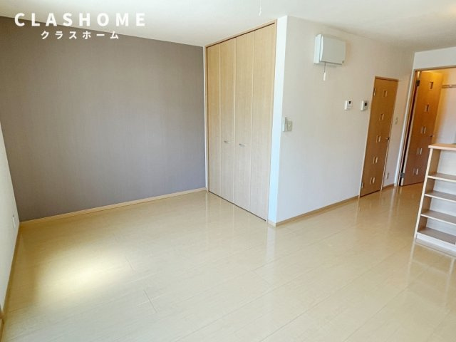 リビングタウン森岡　Ａ　　　刈谷市近郊の賃貸はクラスホームの居間・リビング|同物件の別部屋になります。