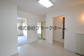 小金井市東町４丁目のアパートの居間・リビング