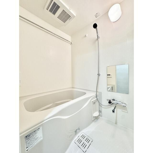 コンフォリア西尾久の浴室