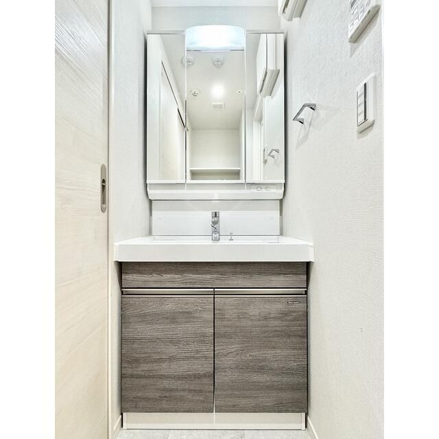 コンフォリア西尾久の洗面所