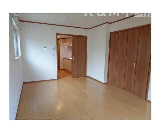 グランデ　マルバローザ　弐番館の寝室|使い勝手のいい寝室です