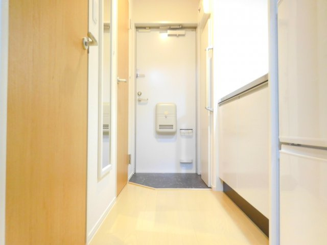 クレイノ欅の玄関