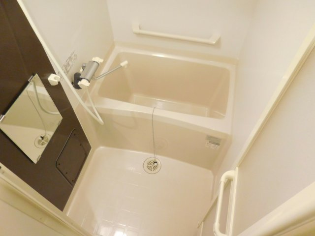 クレイノ欅の浴室