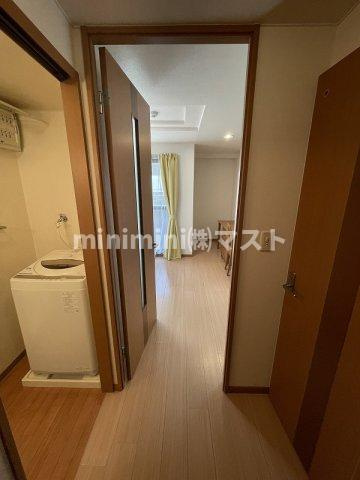 リバパレス靭公園の玄関